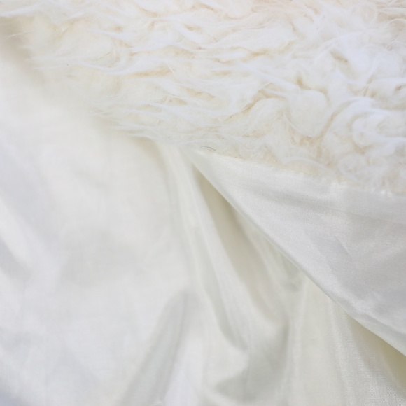 CREAM FAUX FUR JACKET - Picture 5 of 6